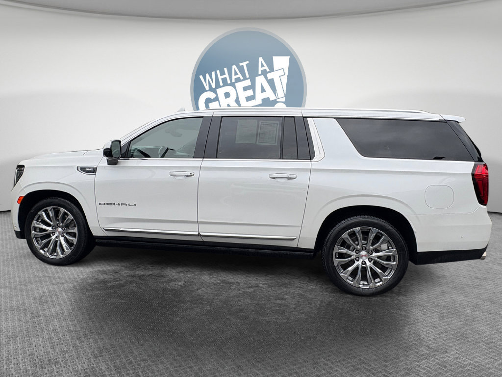 Used 2023 GMC Yukon XL Denali w/ Advanced Technology Package AWD/4WD image 7