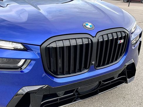 Used 2025 BMW X7 M60i image 29