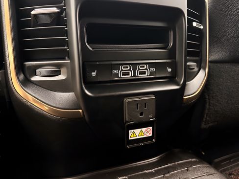 Used 2024 RAM 3500 Limited AWD/4WD image 22