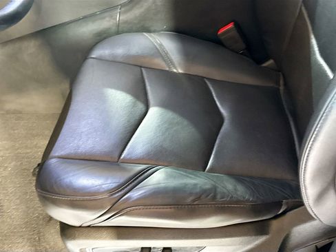 Used 2018 Cadillac Escalade Premium Luxury image 21