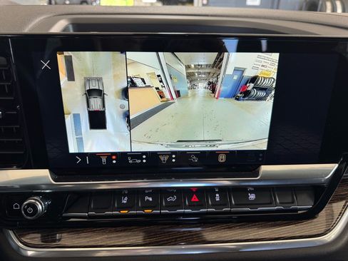 Used 2025 GMC Sierra 2500 SLE w/ SLE Value Package; AWD/4WD image 25