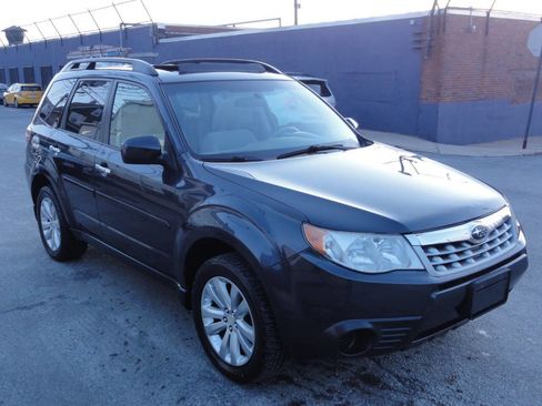 Used 2012 Subaru Forester 2.5X Premium w/ All-Weather Pkg image 3