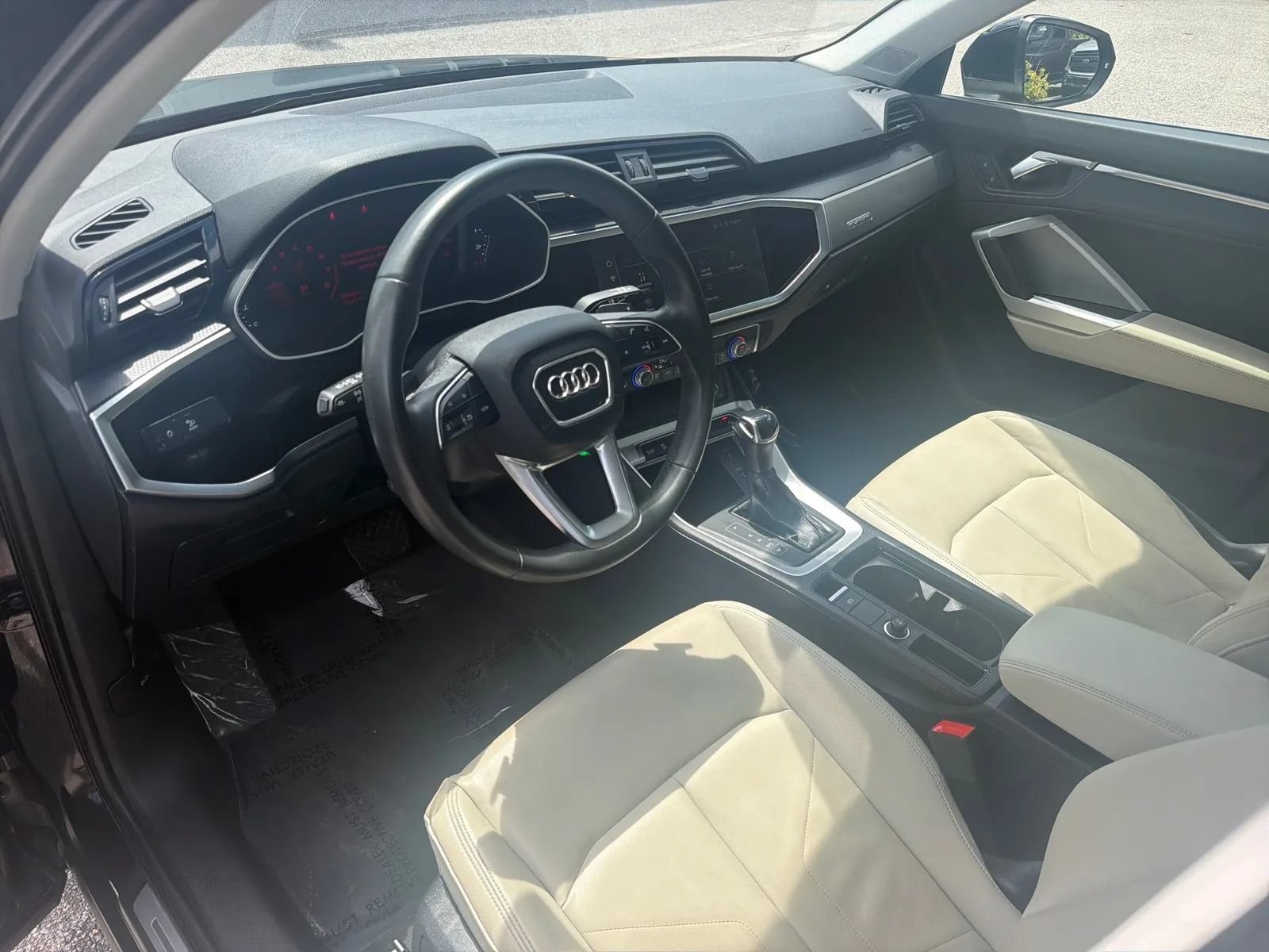 Used 2025 Audi Q3 2.0T Premium AWD/4WD image 15