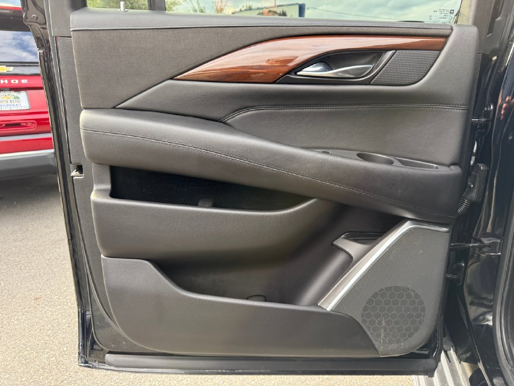 Used 2019 Cadillac Escalade ESV Luxury AWD/4WD image 30