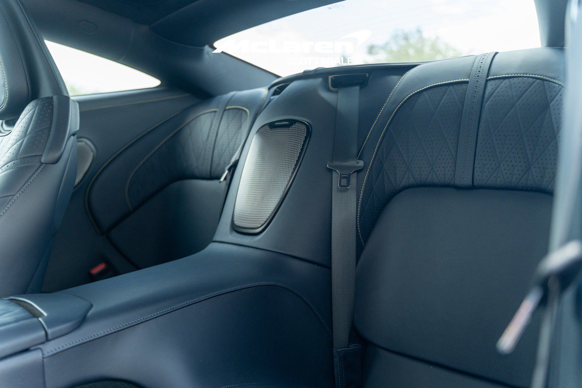 Used 2024 Aston Martin DB12 Coupe RWD image 18