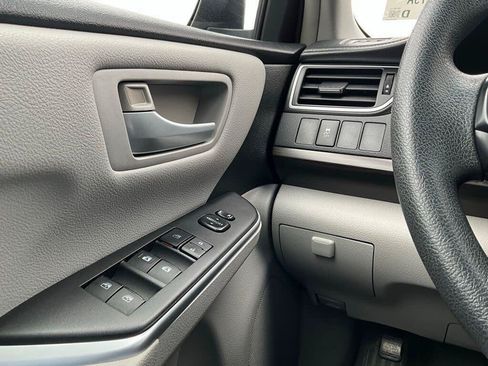 Used 2015 Toyota Camry LE FWD image 21