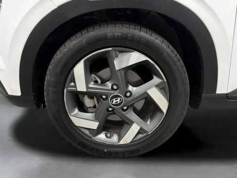 Used 2025 Hyundai Venue SEL FWD image 27