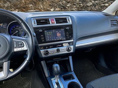 Used 2017 Subaru Outback 2.5i Premium image 6