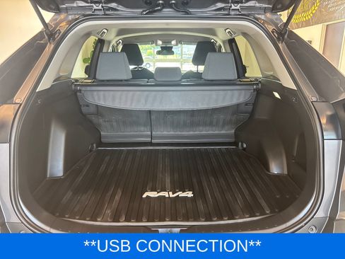 Used 2025 Toyota RAV4 XLE AWD/4WD image 10