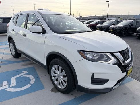 Certified 2019 Nissan Rogue S image 3