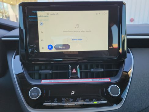 Used 2025 Toyota Corolla LE image 24