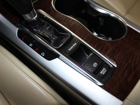 Used 2020 Acura TLX FWD image 21