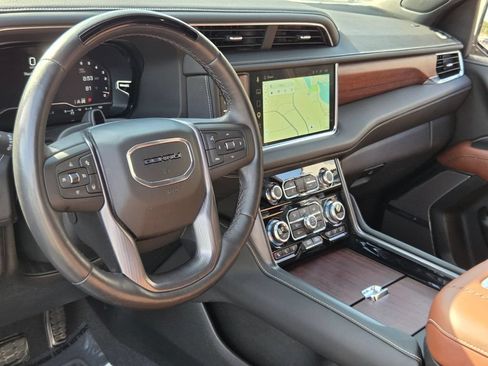 Used 2023 GMC Yukon Denali Ultimate AWD/4WD image 10
