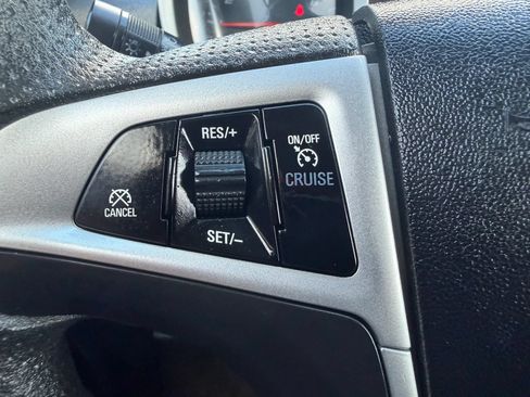 Used 2017 Chevrolet Equinox LT AWD/4WD image 17