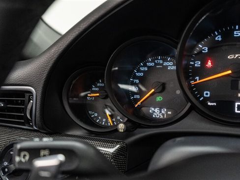 Used 2018 Porsche 911 GT3 RWD image 93