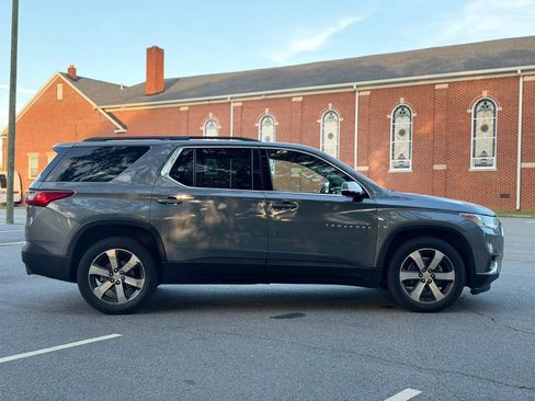 Used 2020 Chevrolet Traverse LT w/ LT Premium Package AWD/4WD image 8
