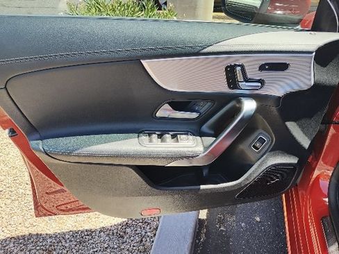 Used 2020 Mercedes-Benz CLA 250 image 6