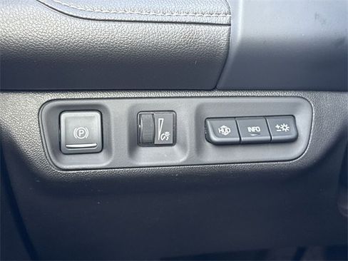 Used 2021 GMC Acadia Denali w/ Denali Ultimate Package image 18