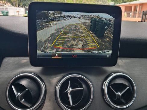Used 2018 Mercedes-Benz GLA 250 image 12