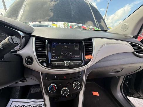 Used 2020 Chevrolet Trax LT w/ Driver Confidence Package FWD image 19