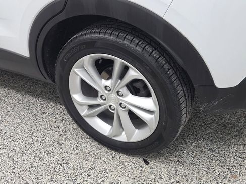 Used 2021 Buick Encore GX Preferred w/ Cold Weather Comfort Package image 17