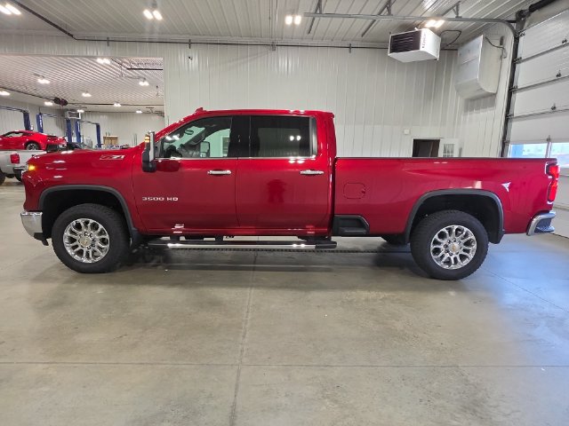 Used 2025 Chevrolet Silverado 3500 LTZ w/ LTZ Premium Package AWD/4WD image 5