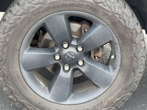 Used 2019 RAM 1500 Express w/ Wheel & Sound Group AWD/4WD image 19