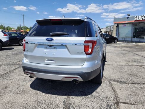 Used 2016 Ford Explorer XLT w/ Equipment Group 202A AWD/4WD image 6