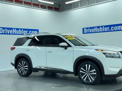 Used 2022 Nissan Pathfinder Platinum w/ Cargo Package AWD/4WD image 4