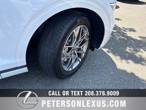 Used 2025 Genesis GV70 2.5T AWD/4WD image 10