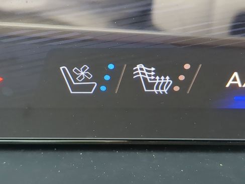 New 2025 Chevrolet Suburban Premier image 22