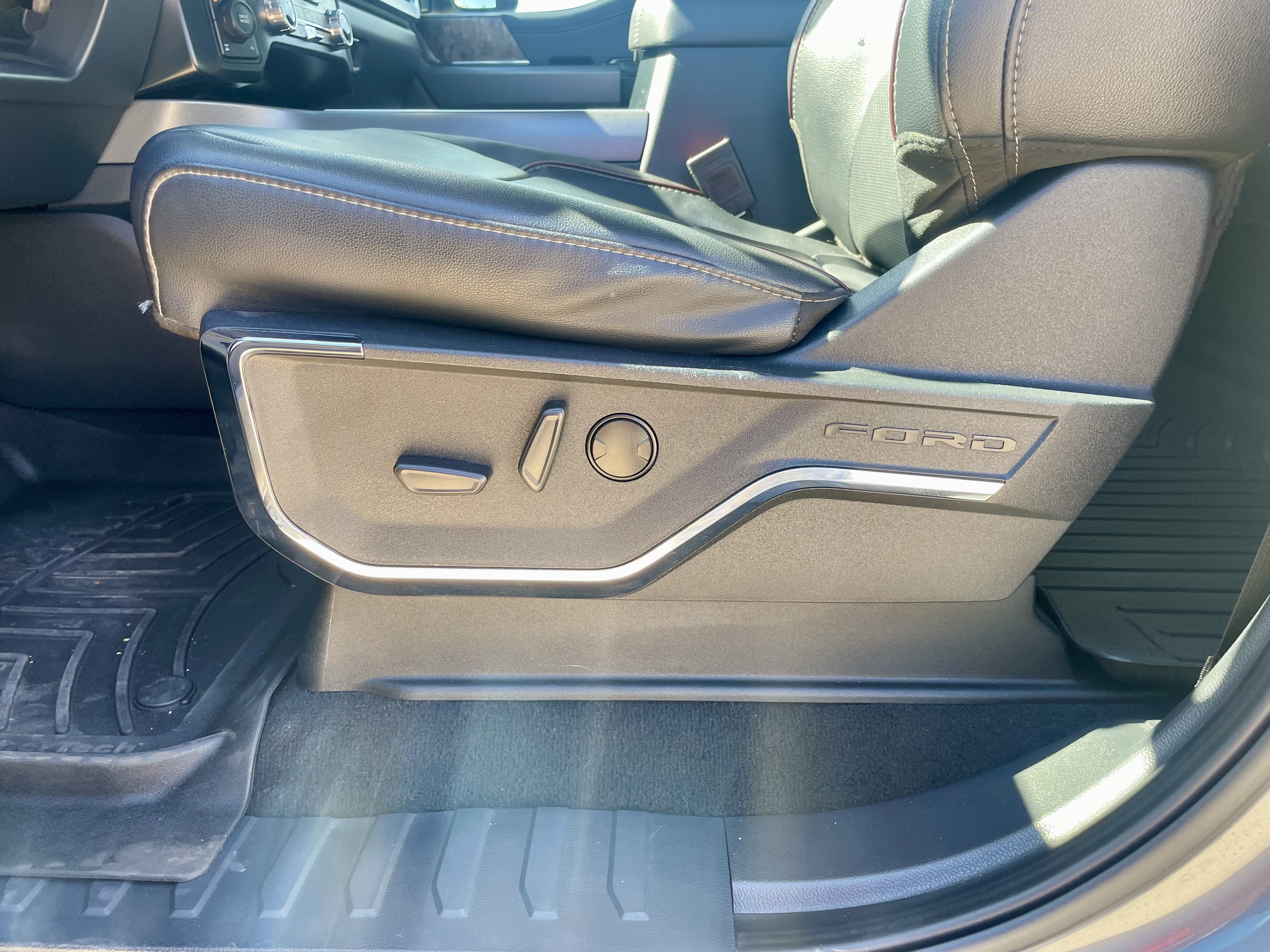 Used 2023 Ford F350 Lariat w/ Lariat Ultimate Package AWD/4WD image 14