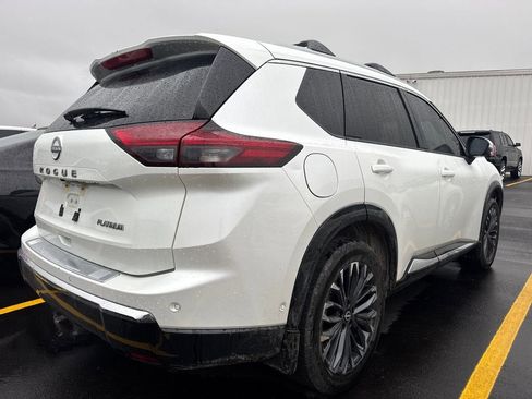 Used 2025 Nissan Rogue Platinum FWD image 4