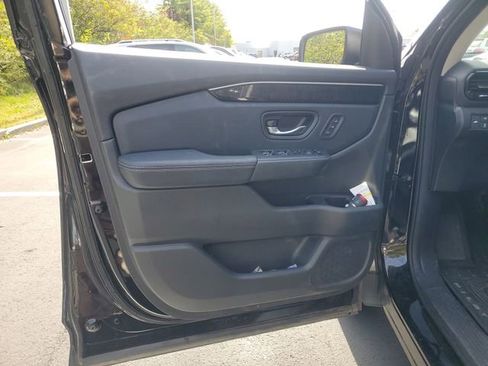 Used 2023 Honda Pilot Elite image 39