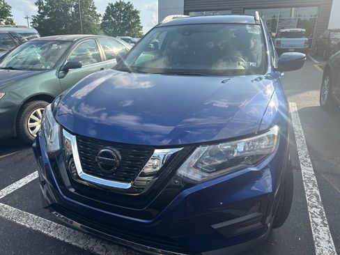Used 2020 Nissan Rogue SV AWD/4WD image 2
