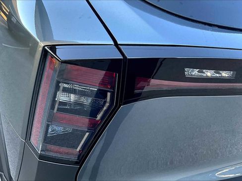 New 2026 Nissan Kicks SV image 12