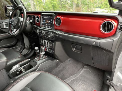 Used 2021 Jeep Gladiator Rubicon w/ Dual Top Group AWD/4WD image 47