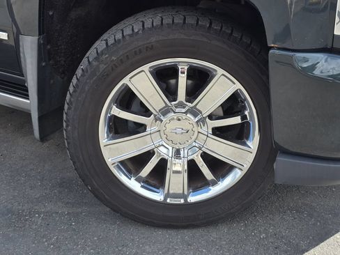 Used 2018 Chevrolet Silverado 1500 High Country AWD/4WD image 2