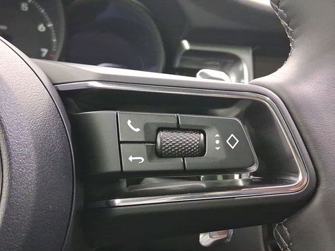 New 2026 Porsche Macan image 18