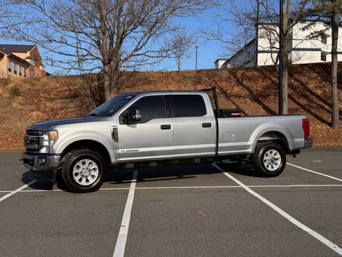 Used 2022 Ford F350 XLT w/ XLT Value Package image 5