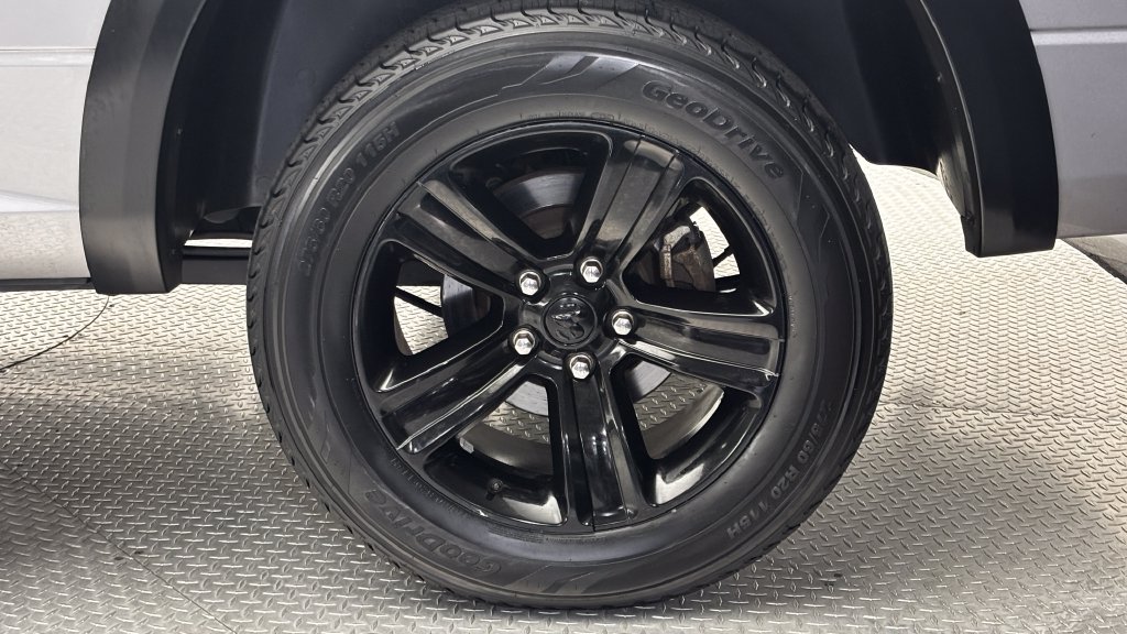 Used 2024 RAM 1500 Classic SLT AWD/4WD image 7