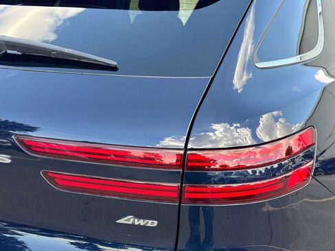 Used 2023 Genesis GV70 2.5T AWD/4WD image 33