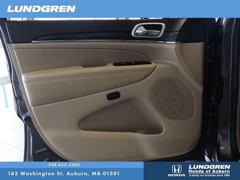 Used 2019 Jeep Grand Cherokee Limited image 9