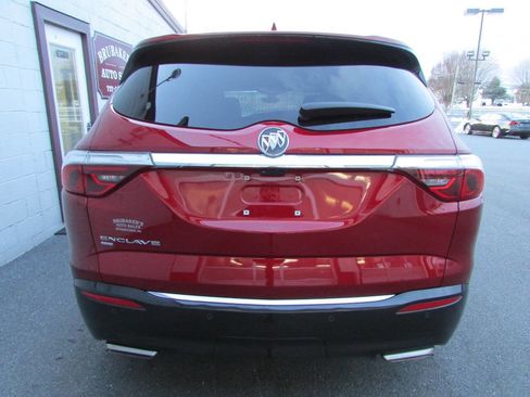 Used 2024 Buick Enclave Premium image 3