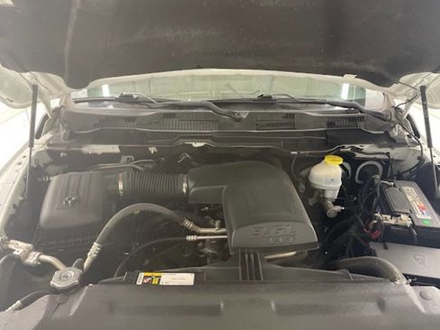 Used 2022 RAM 1500 Tradesman w/ Chrome Appearance Group AWD/4WD image 17