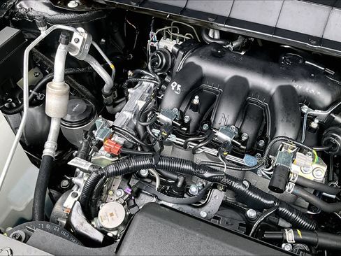 New 2026 Nissan Pathfinder SV w/ SV Premium Package FWD image 17