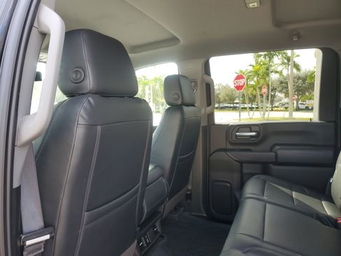 Used 2024 Chevrolet Silverado 2500 Custom w/ Custom Value Package image 11