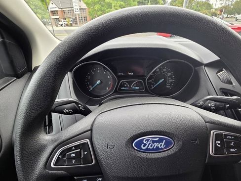 Used 2018 Ford Focus SE FWD image 17
