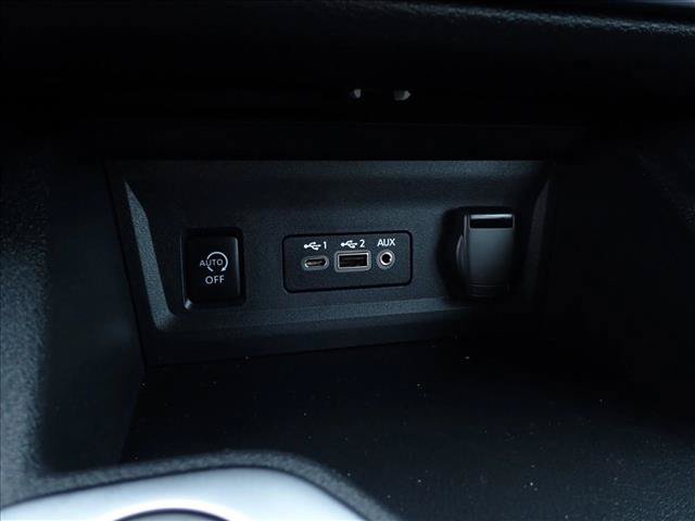 Used 2025 Nissan Sentra SV FWD image 16