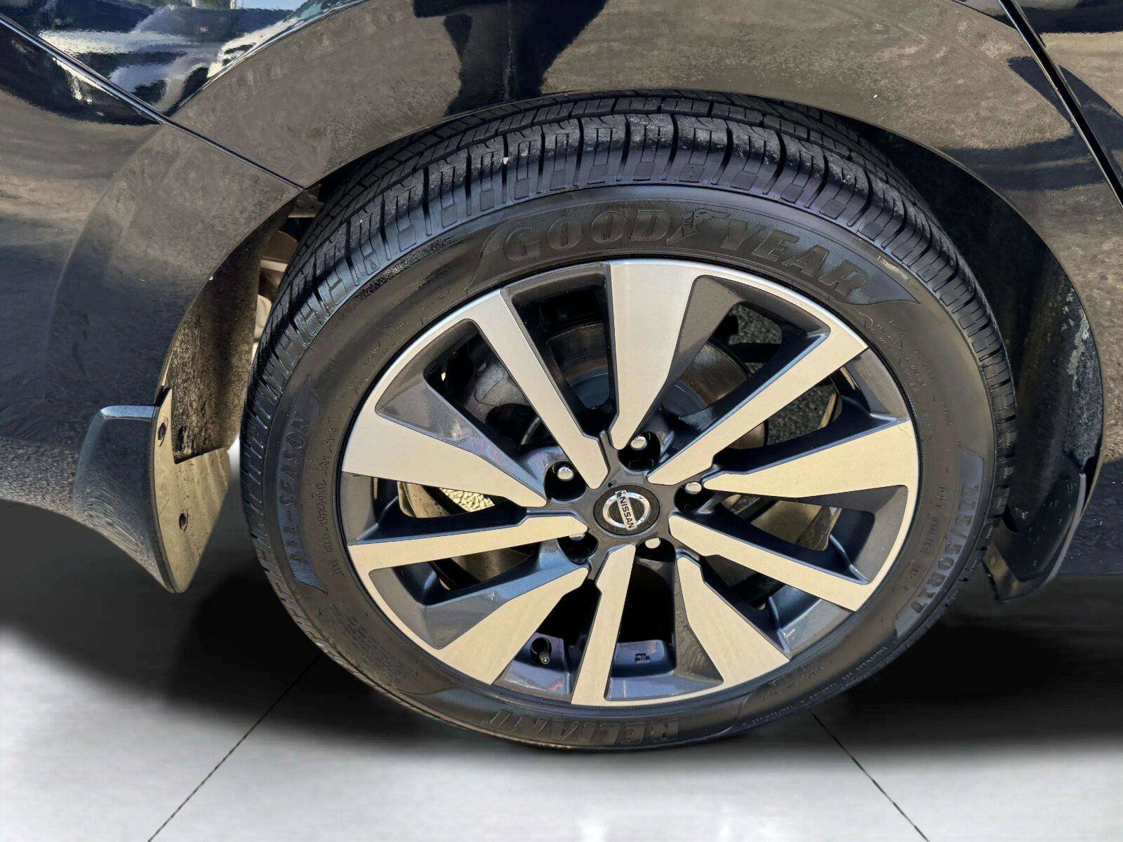 Used 2021 Nissan Sentra SV w/ SV Premium Package FWD image 54